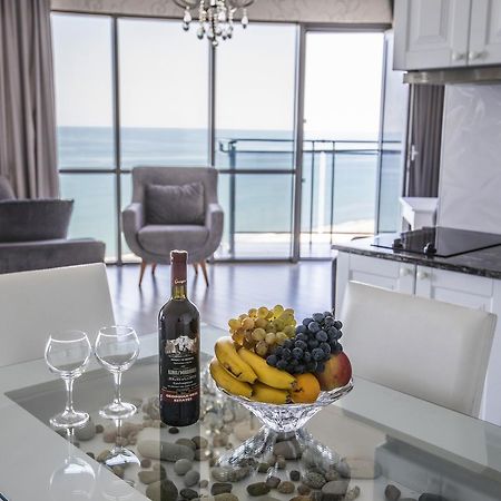 Tina'S Apartments With Panoramic Sea View Батумі Екстер'єр фото