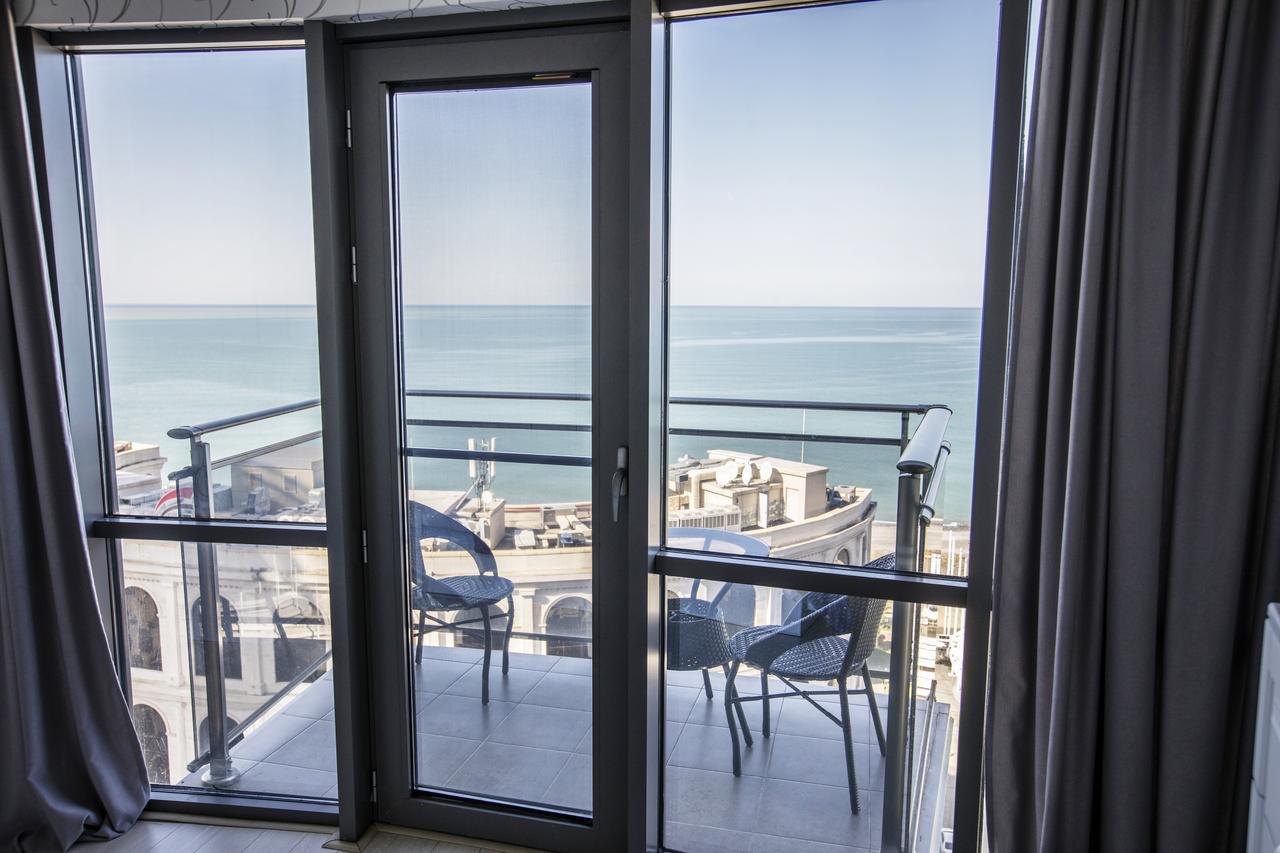 Tina'S Apartments With Panoramic Sea View Батумі Екстер'єр фото