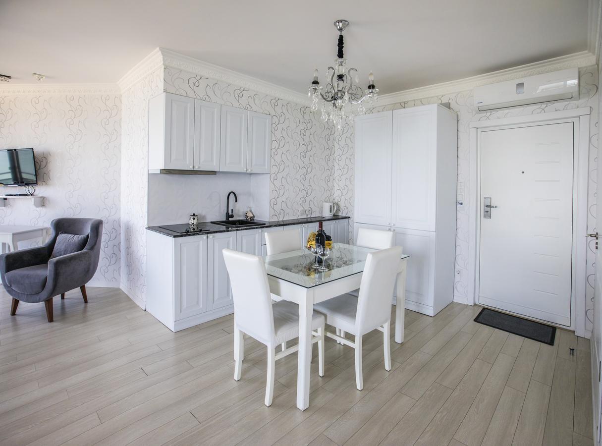 Tina'S Apartments With Panoramic Sea View Батумі Екстер'єр фото