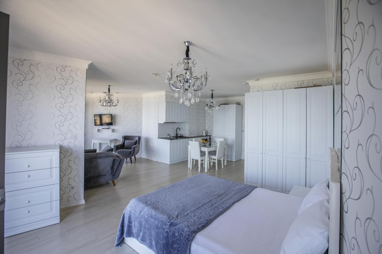 Tina'S Apartments With Panoramic Sea View Батумі Екстер'єр фото
