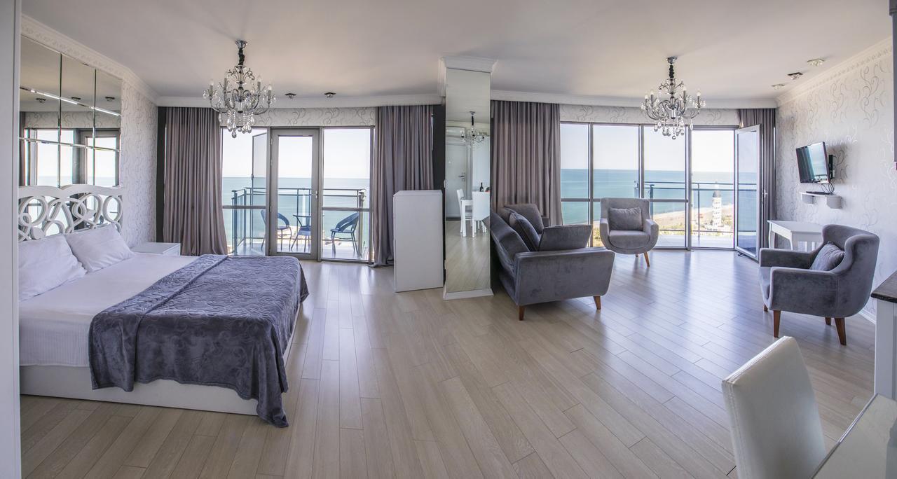 Tina'S Apartments With Panoramic Sea View Батумі Екстер'єр фото