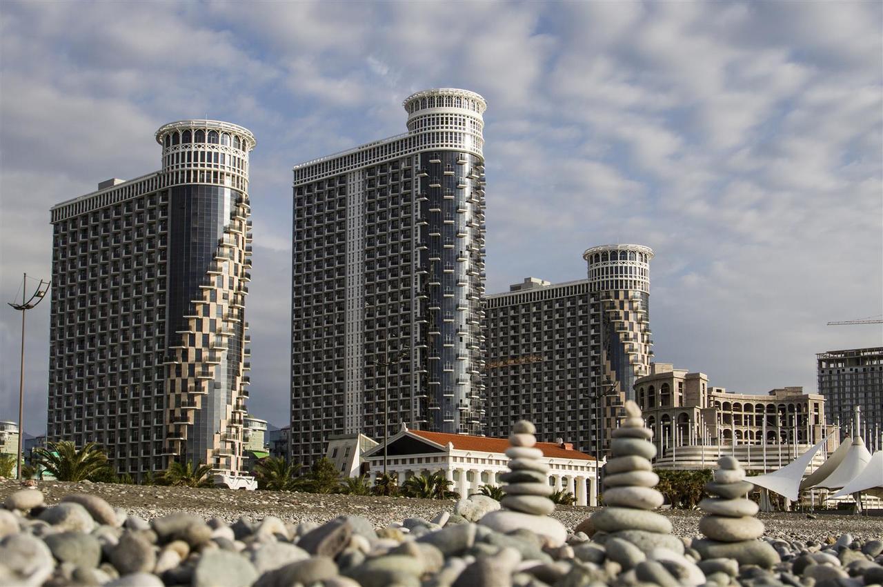 Tina'S Apartments With Panoramic Sea View Батумі Екстер'єр фото